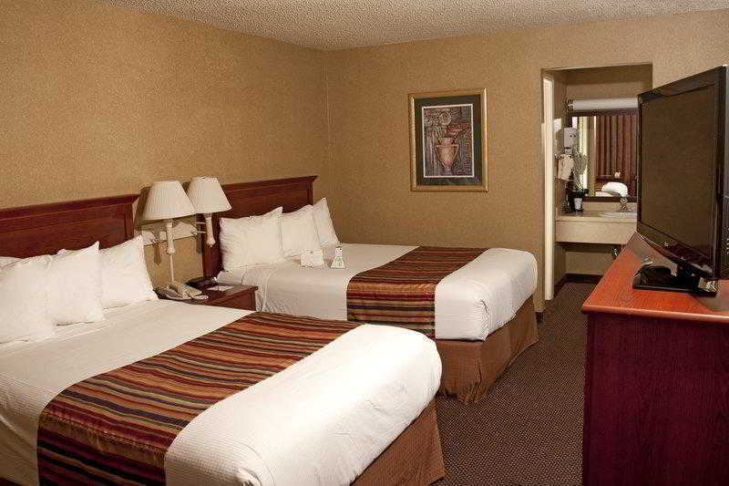 Best Western Sherwood Inn Clarksville Номер фото