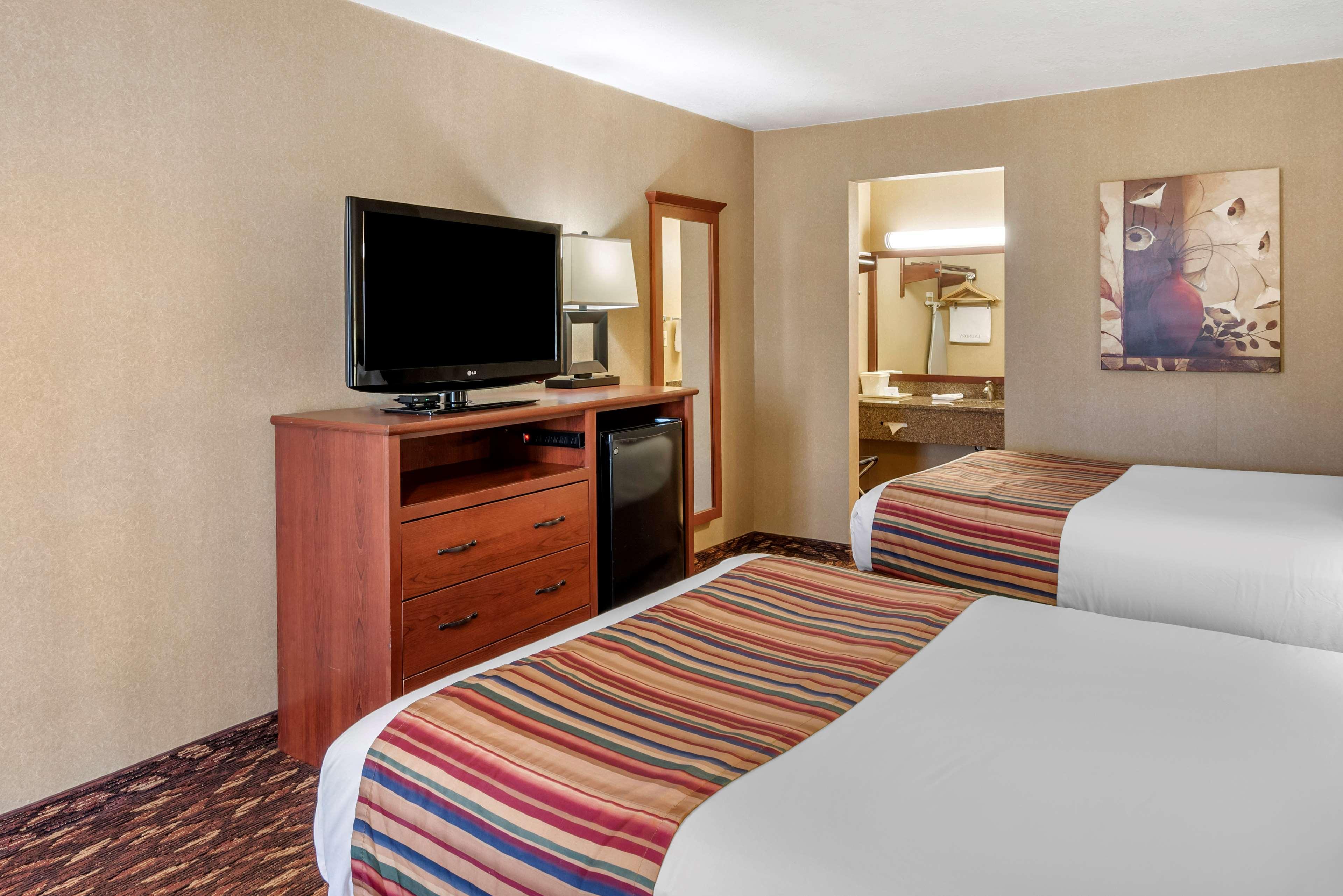 Best Western Sherwood Inn Clarksville Экстерьер фото