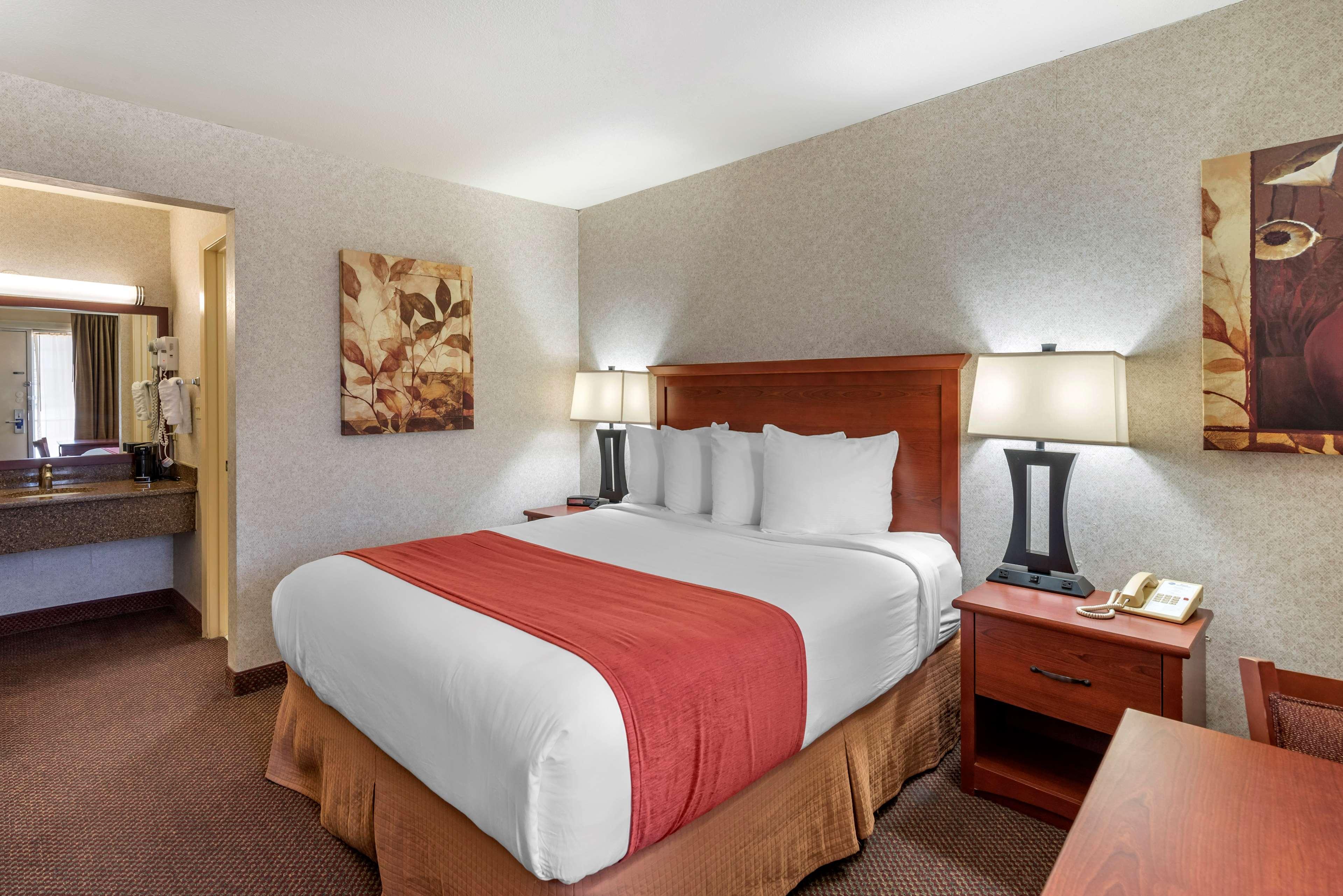 Best Western Sherwood Inn Clarksville Экстерьер фото