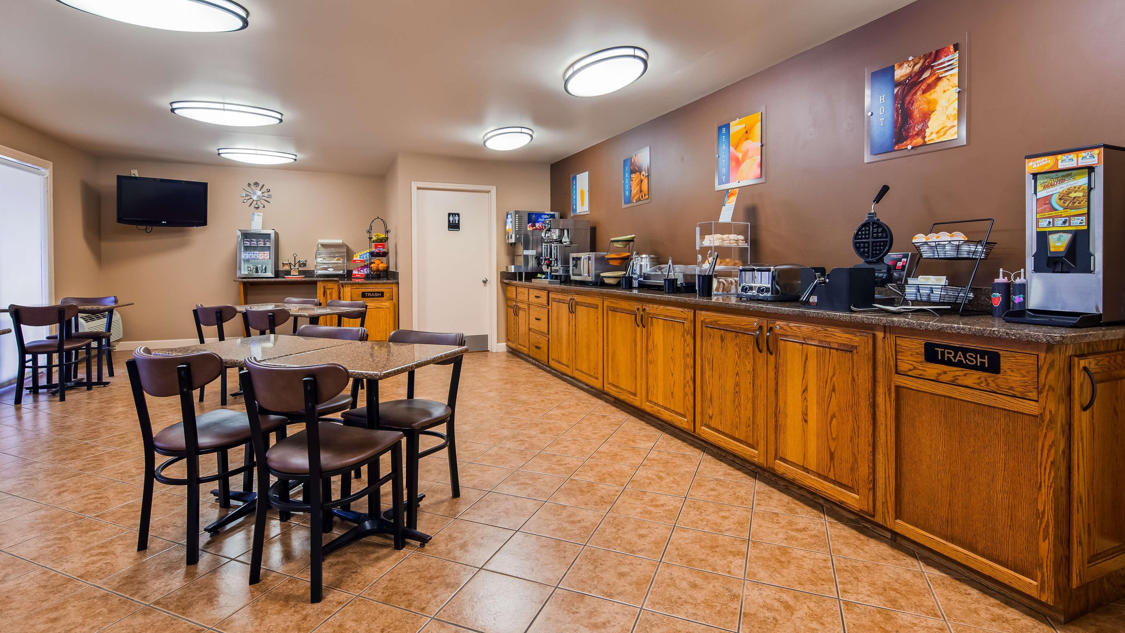 Best Western Sherwood Inn Clarksville Экстерьер фото