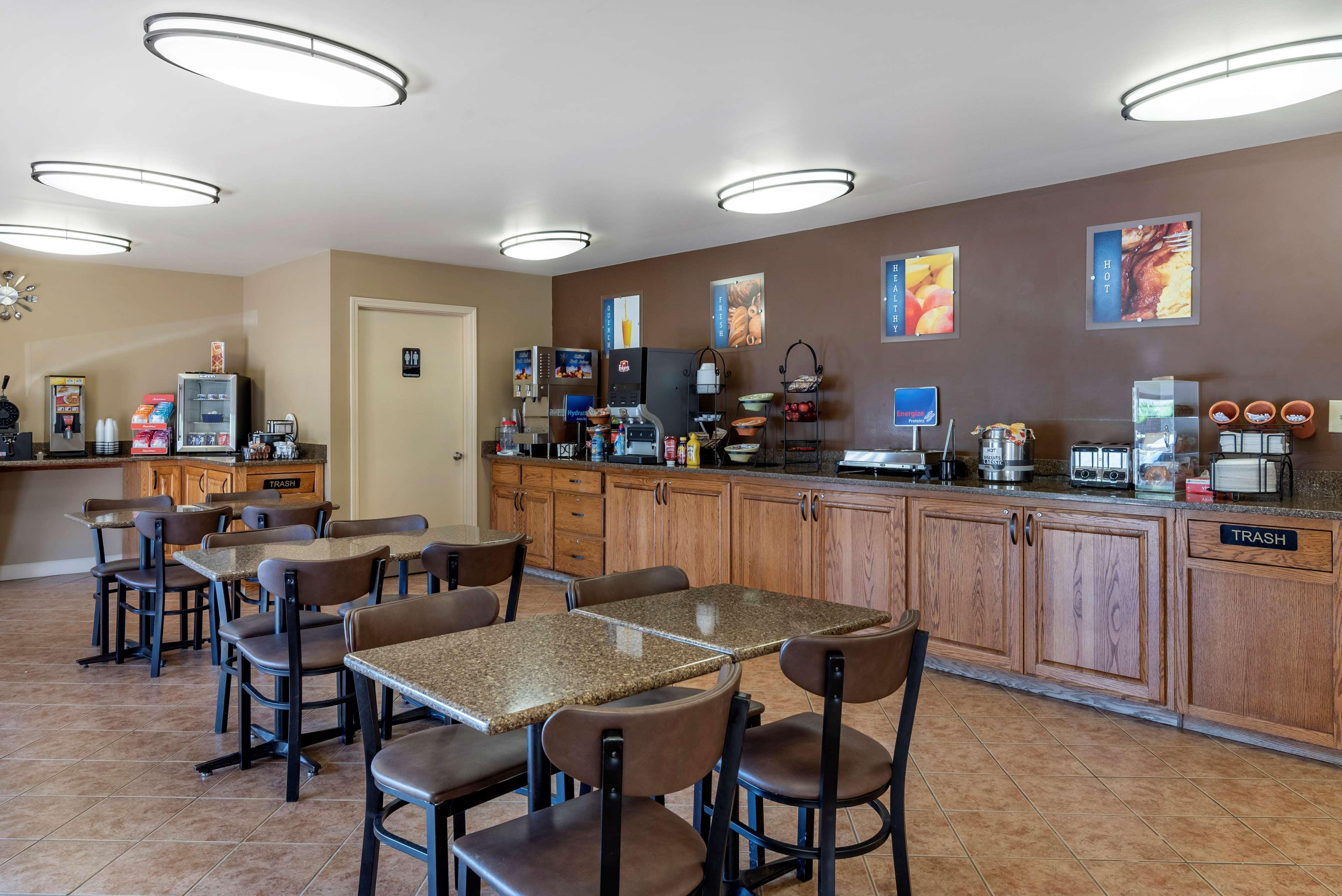 Best Western Sherwood Inn Clarksville Экстерьер фото