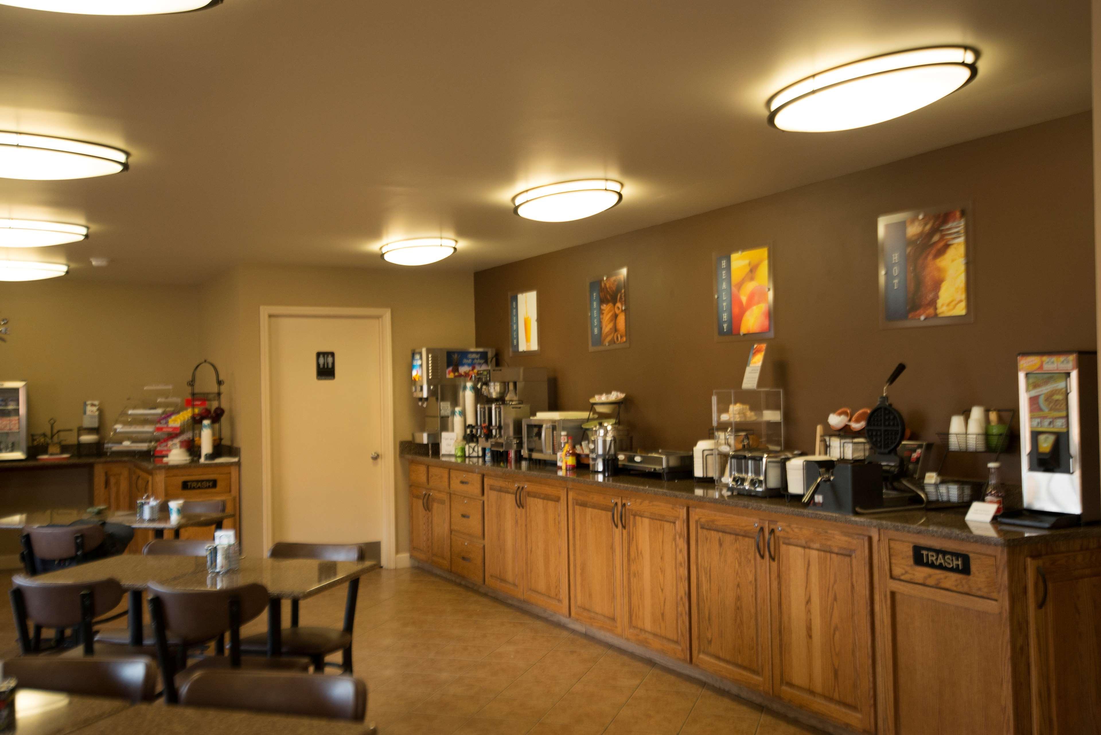 Best Western Sherwood Inn Clarksville Экстерьер фото