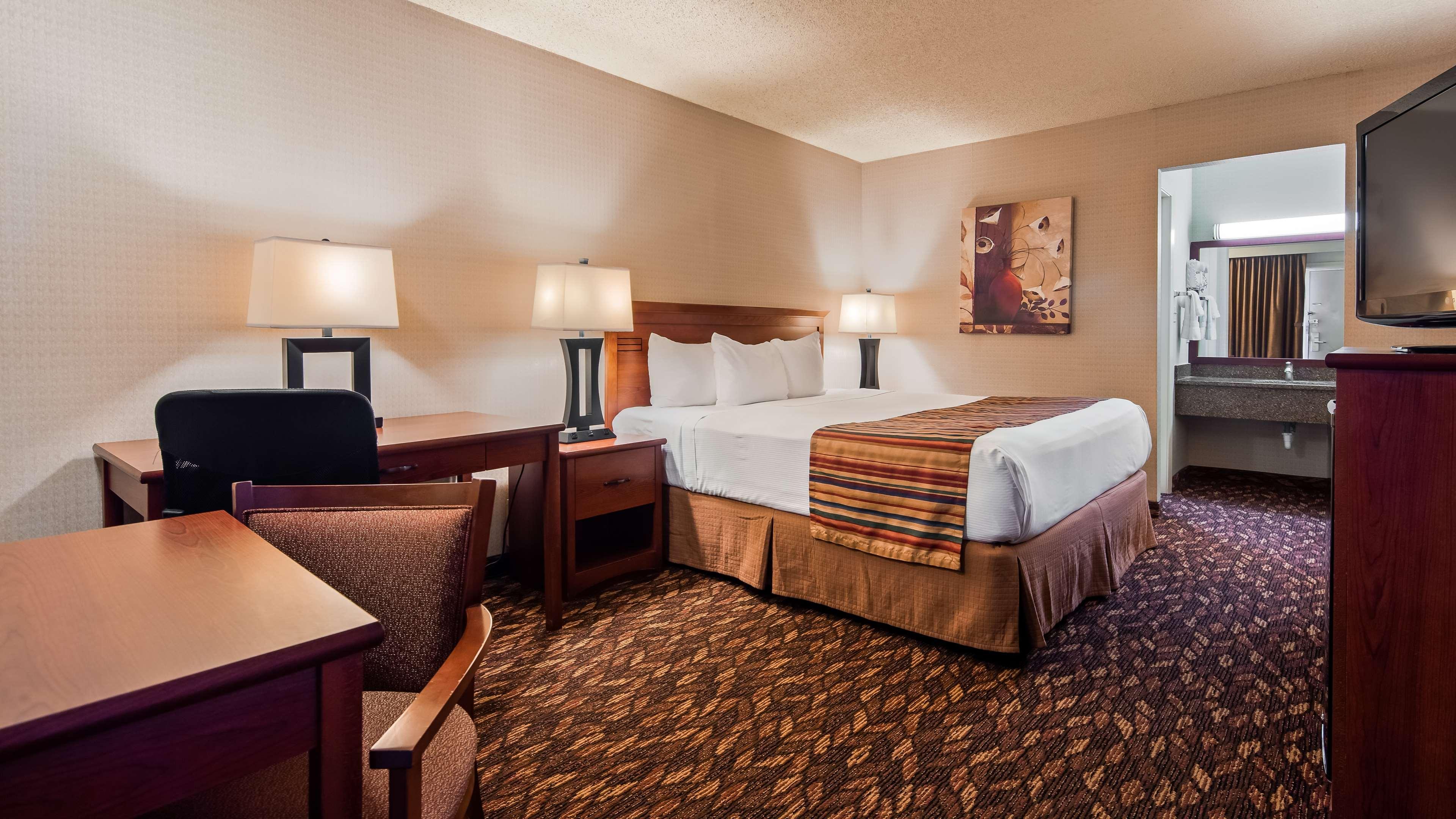 Best Western Sherwood Inn Clarksville Экстерьер фото