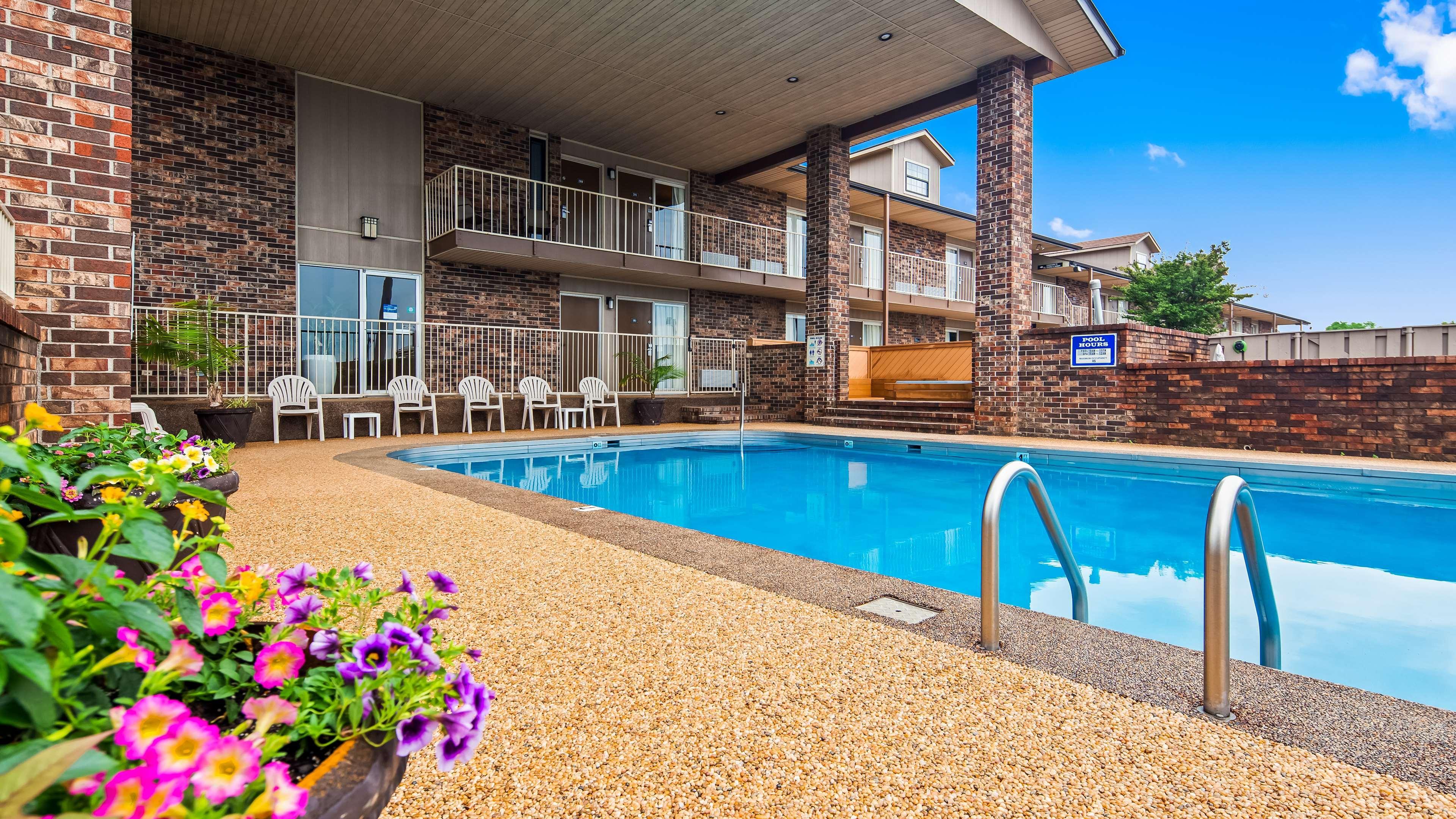 Best Western Sherwood Inn Clarksville Экстерьер фото