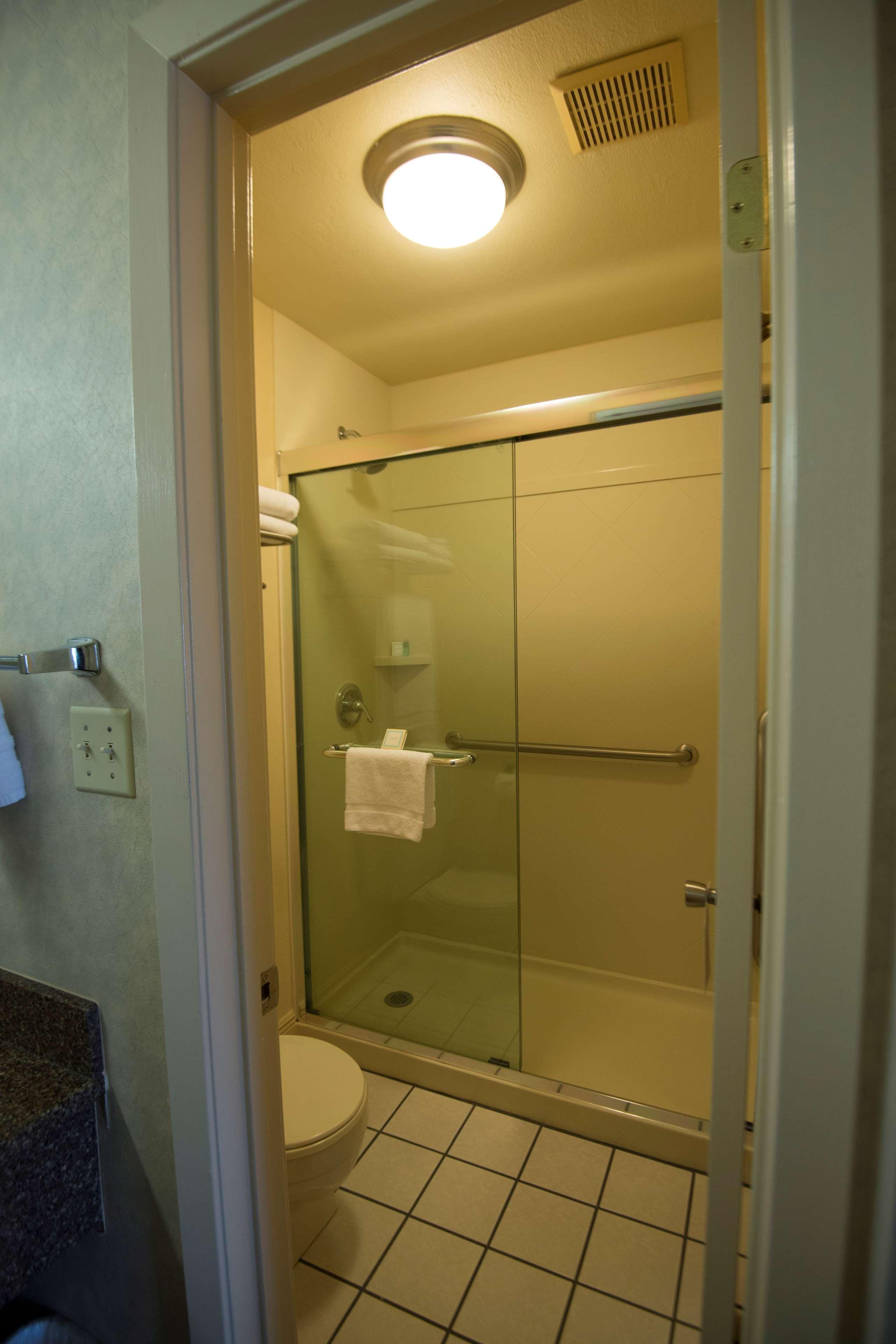 Best Western Sherwood Inn Clarksville Экстерьер фото