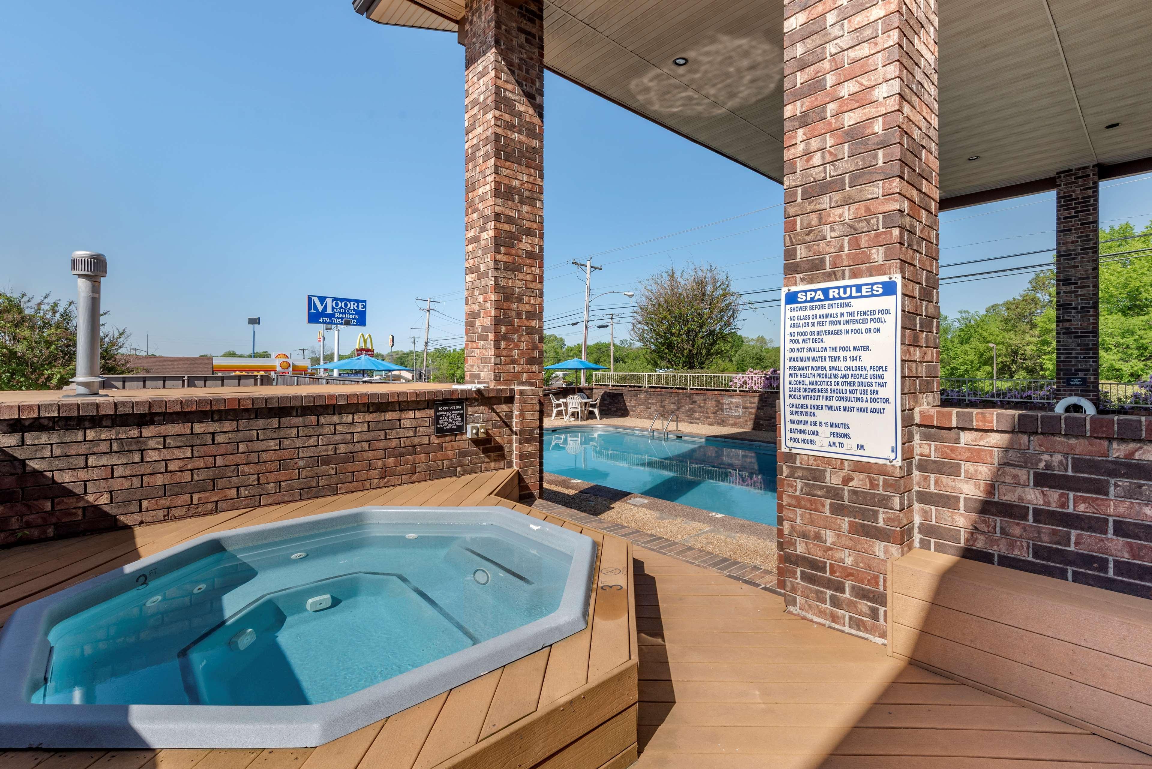 Best Western Sherwood Inn Clarksville Экстерьер фото