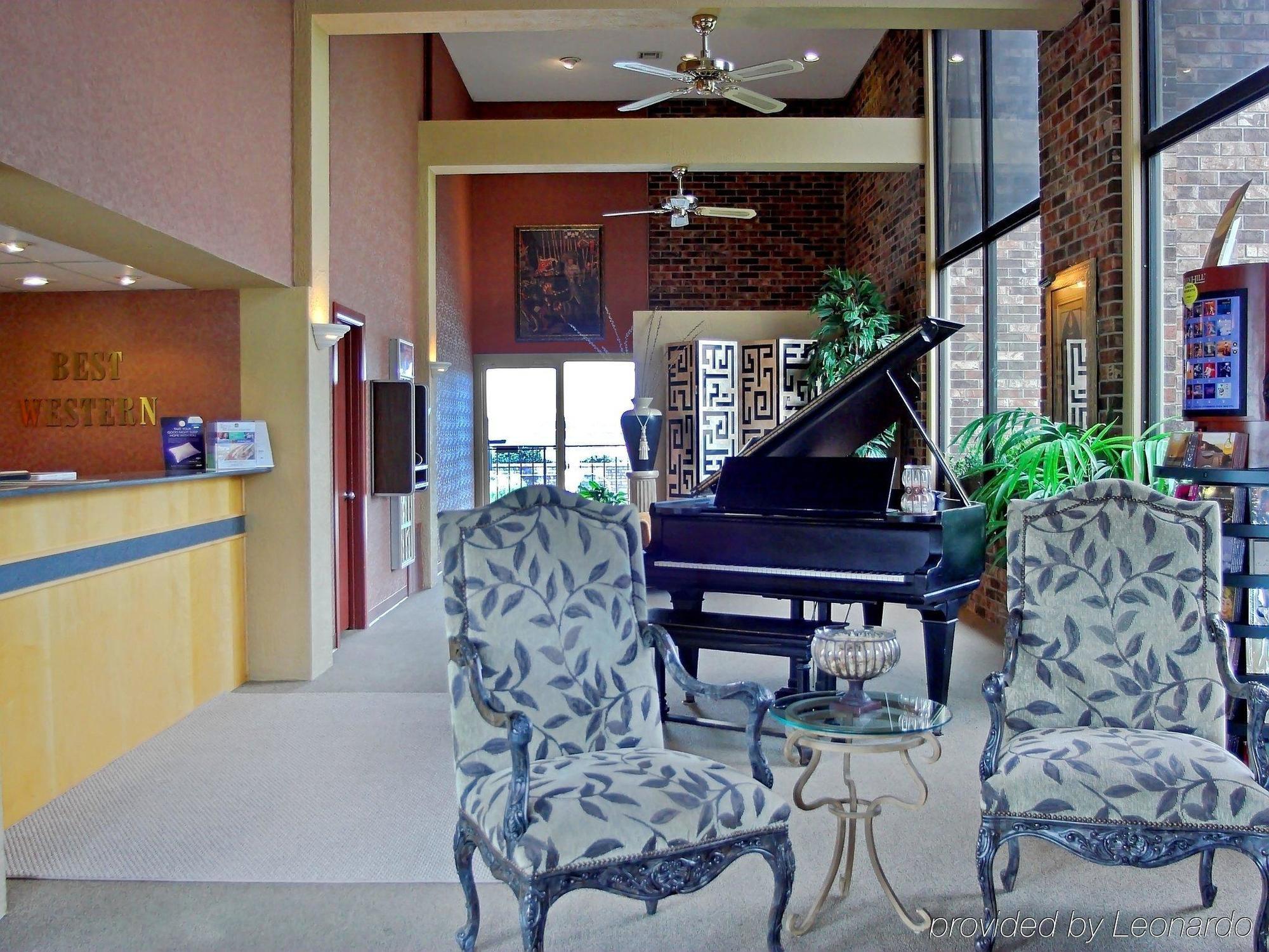 Best Western Sherwood Inn Clarksville Интерьер фото