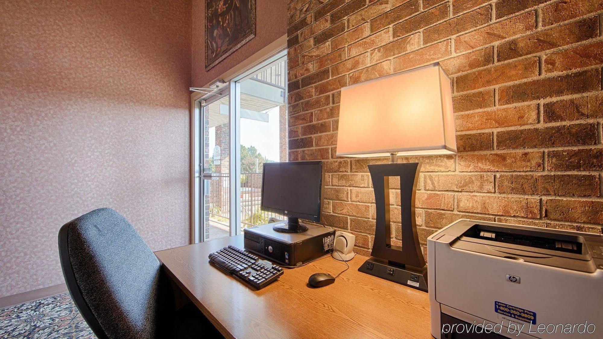 Best Western Sherwood Inn Clarksville Экстерьер фото
