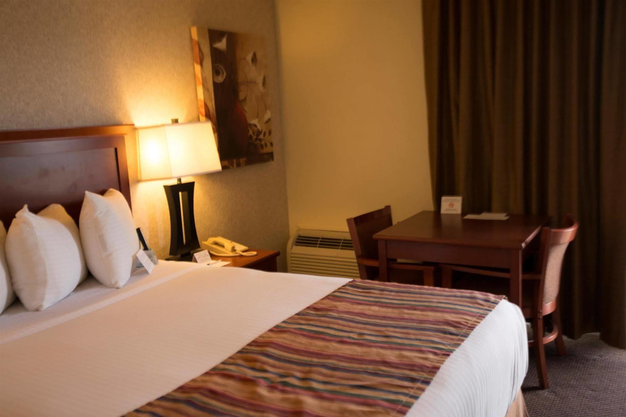Best Western Sherwood Inn Clarksville Экстерьер фото