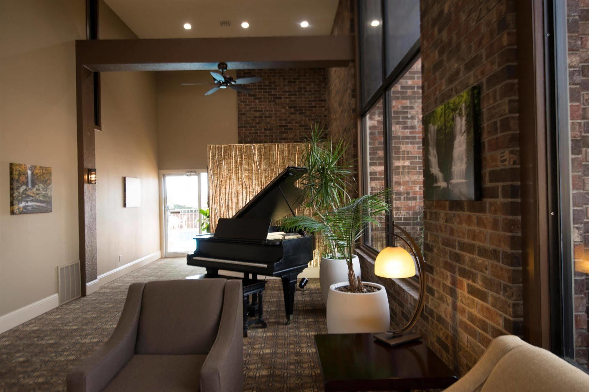 Best Western Sherwood Inn Clarksville Экстерьер фото